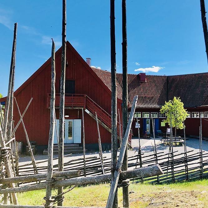 Hästskostallet på Överjärva gård